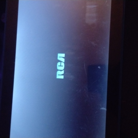 RCA Android Tablet with Dog Design - Picture 2 of 3